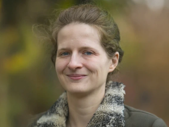 Dr. Elise Lauterbur